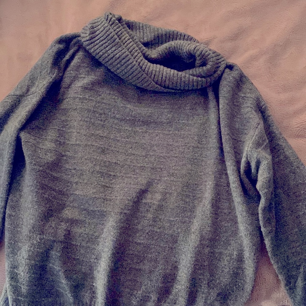 Old navy green turtleneck sweater